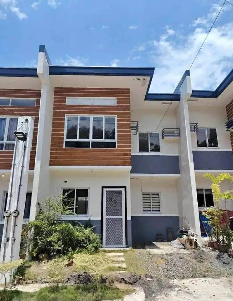 For rent 2 storey unit - photo 1