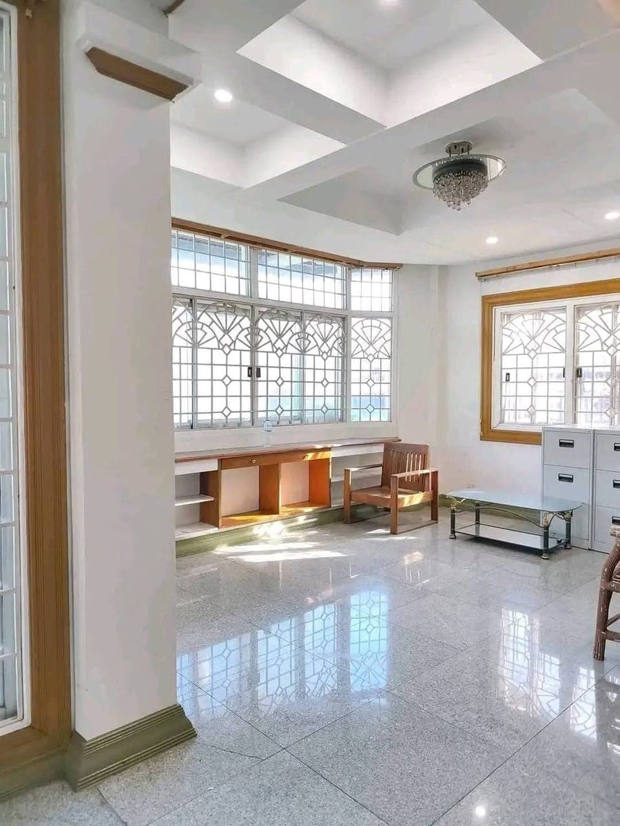 🏡ECOLAND 2-STOREY HOUSE FOR RENT‼️SEMI FURNISHED/4BR WITH 2 STAFF ROOM/PET FRIENDLY - photo 2