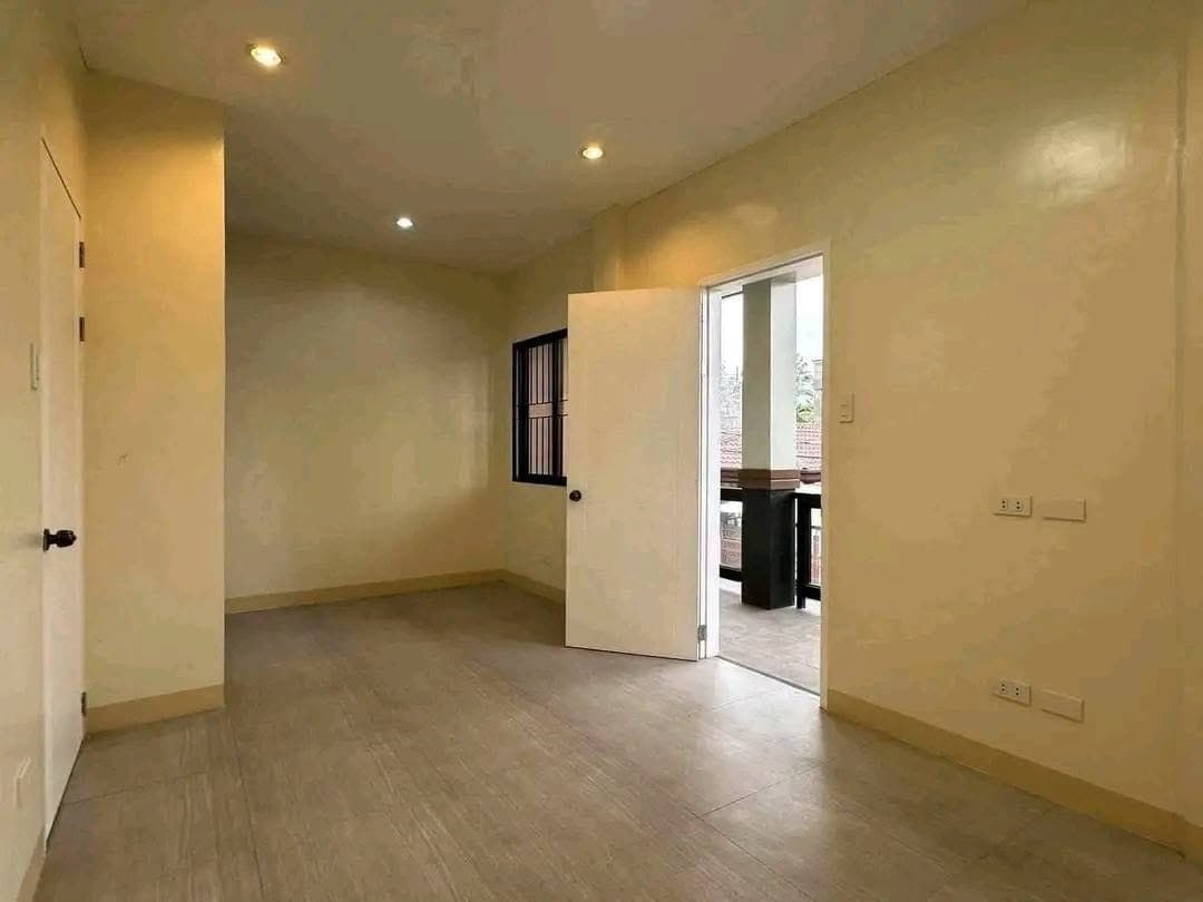 🏡VINCENT HEIGHTS LANANG HOUSE FOR RENT‼️ 4BEDROOM/4 TOILET&BATH🥰 - photo 1