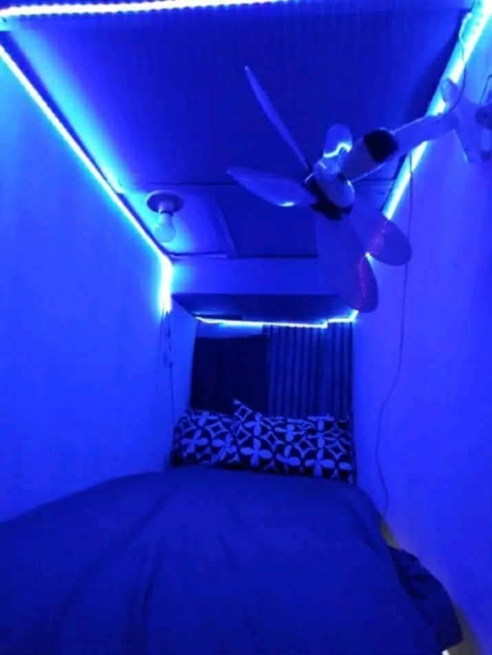 Room for rent 2700 Free light and water og wifi bed with foam mattress pillow curtains table cabinet electric fan - photo 2