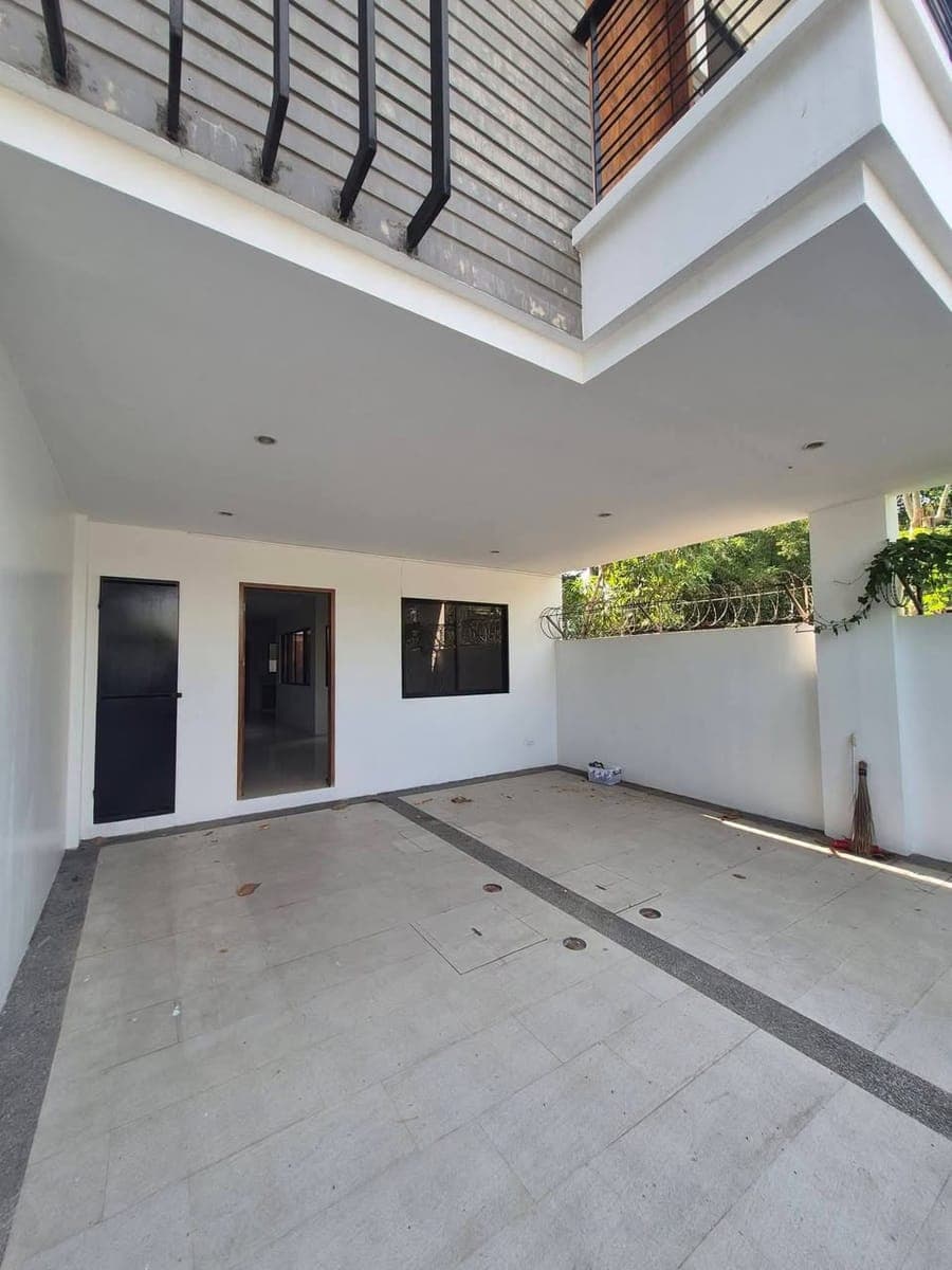 2-STOREY TOWNHOUSE FOR RENT - photo 2