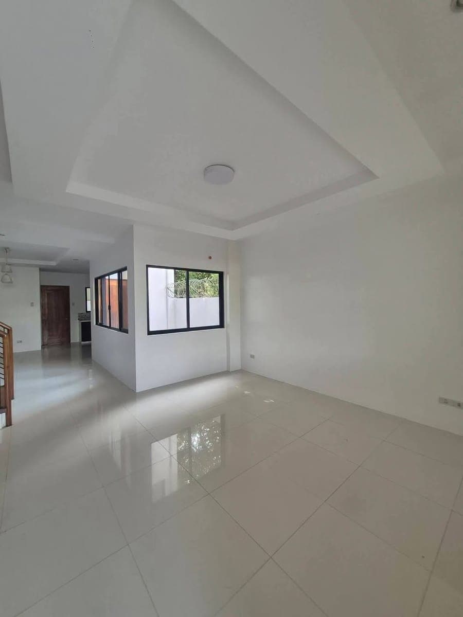 2-STOREY TOWNHOUSE FOR RENT - photo 3