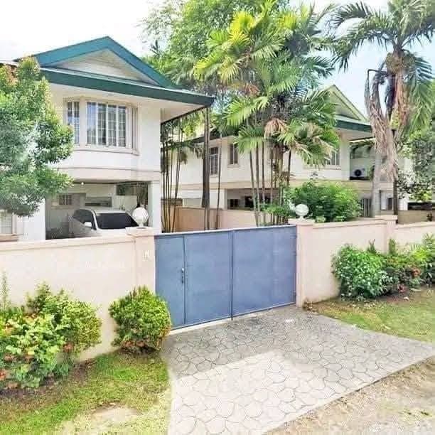 New Listing! - photo 1
