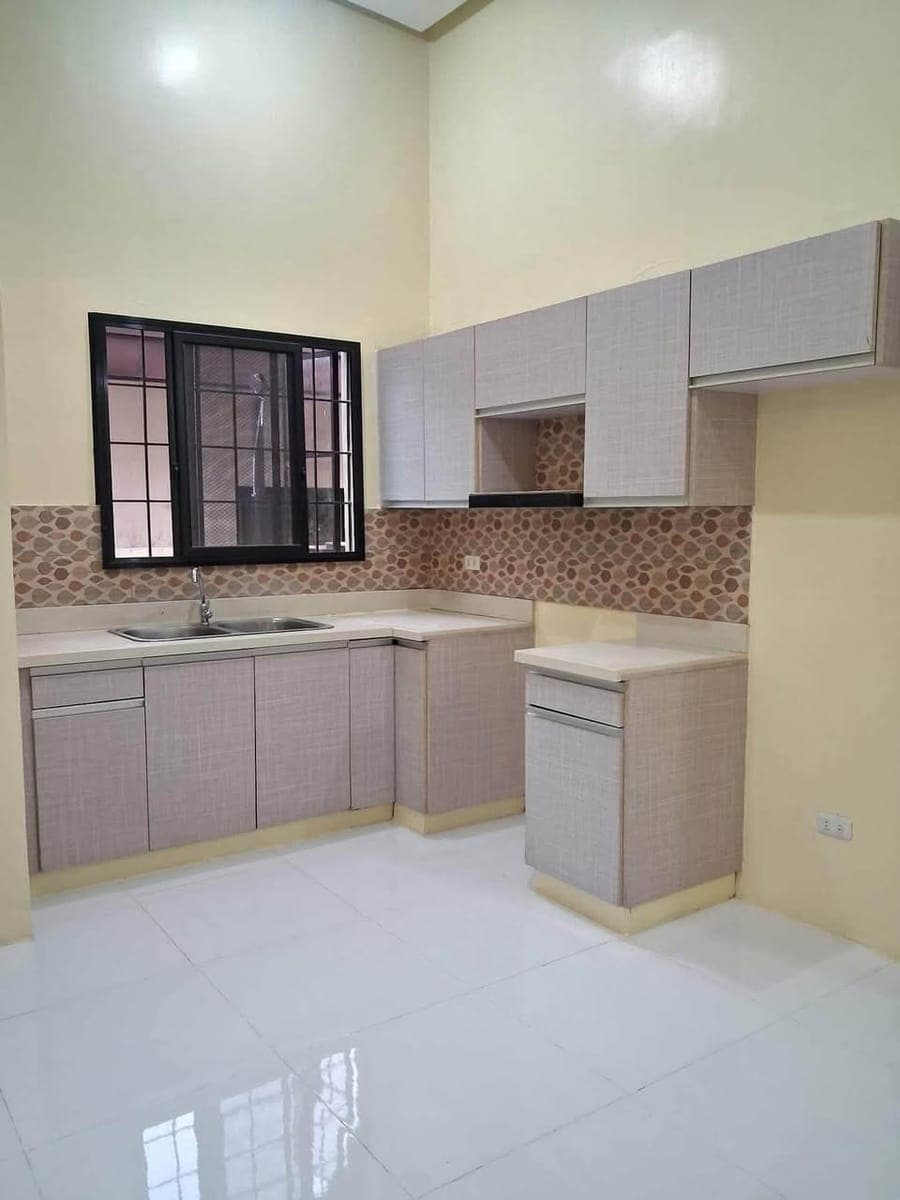 🏡NEWLY RENOVATED HOUSE FOR RENT 🏡 - photo 4
