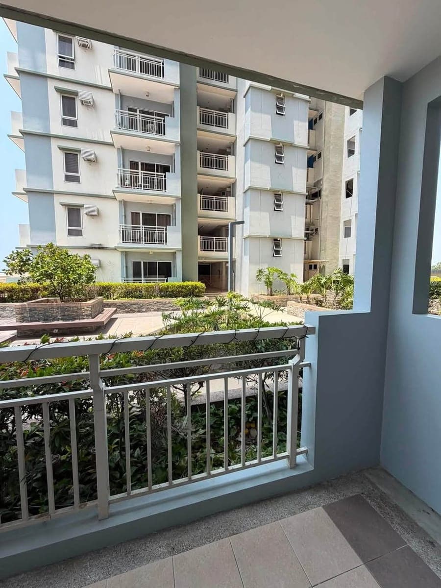 🏢 FOR RENT: 2-Bedroom Bare Condo with Parking – Verdon Parc, Davao City - photo 3
