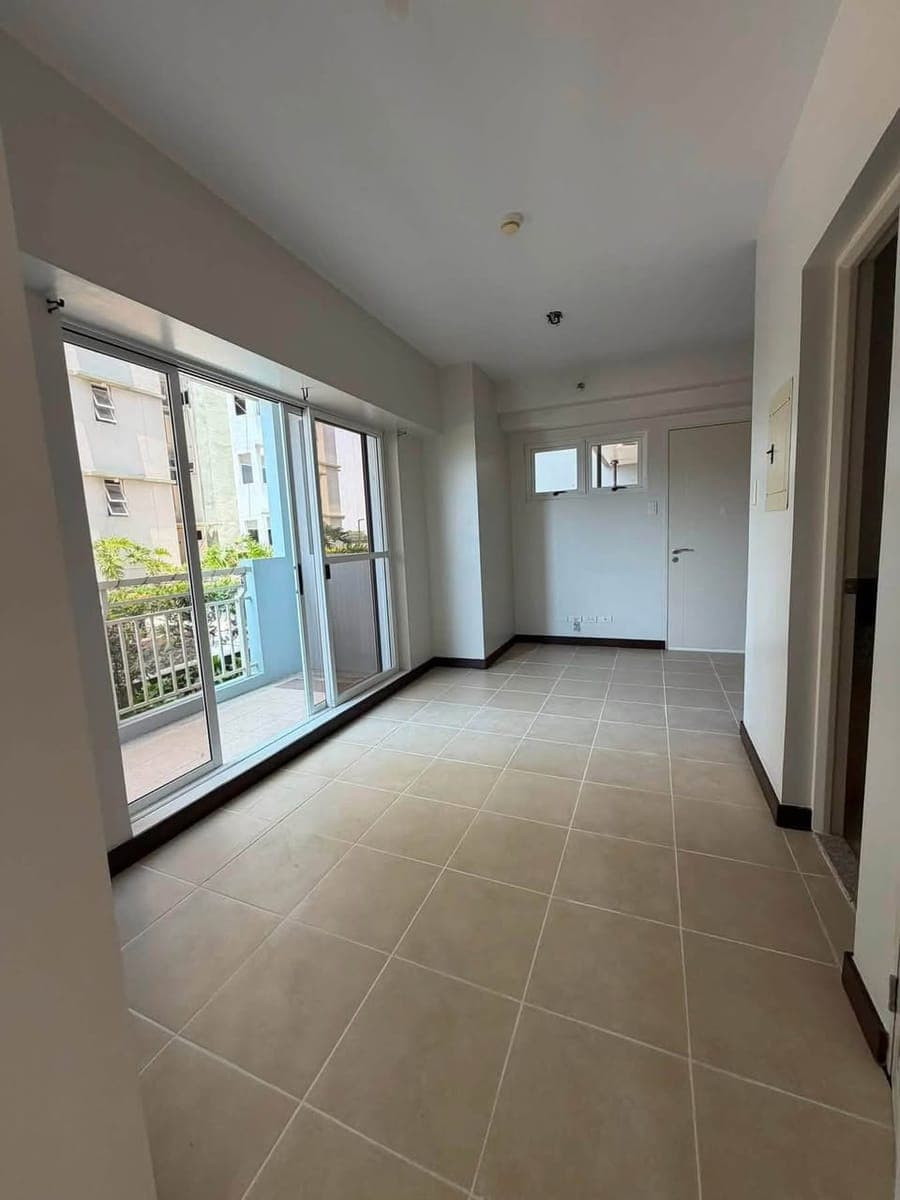 🏢 FOR RENT: 2-Bedroom Bare Condo with Parking – Verdon Parc, Davao City - photo 4