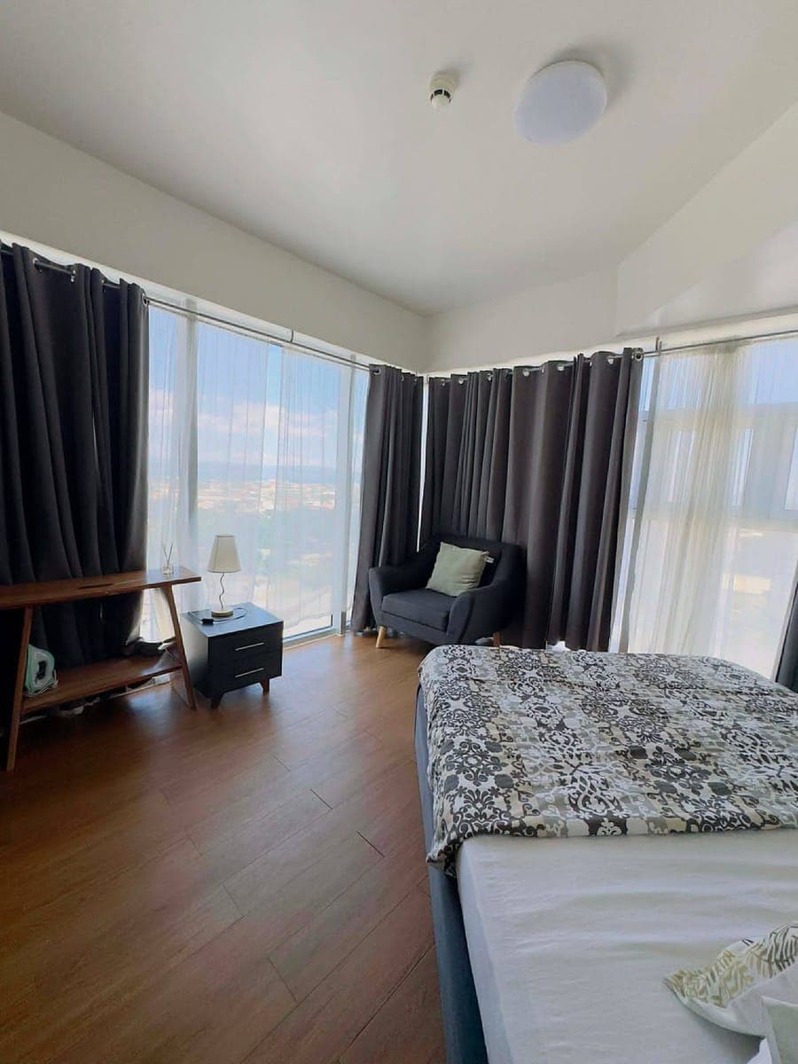 INSPIRIA 1BR FOR RENT LONG-TERM 45K MONTHLY (SAMAL VIEW) - photo 2