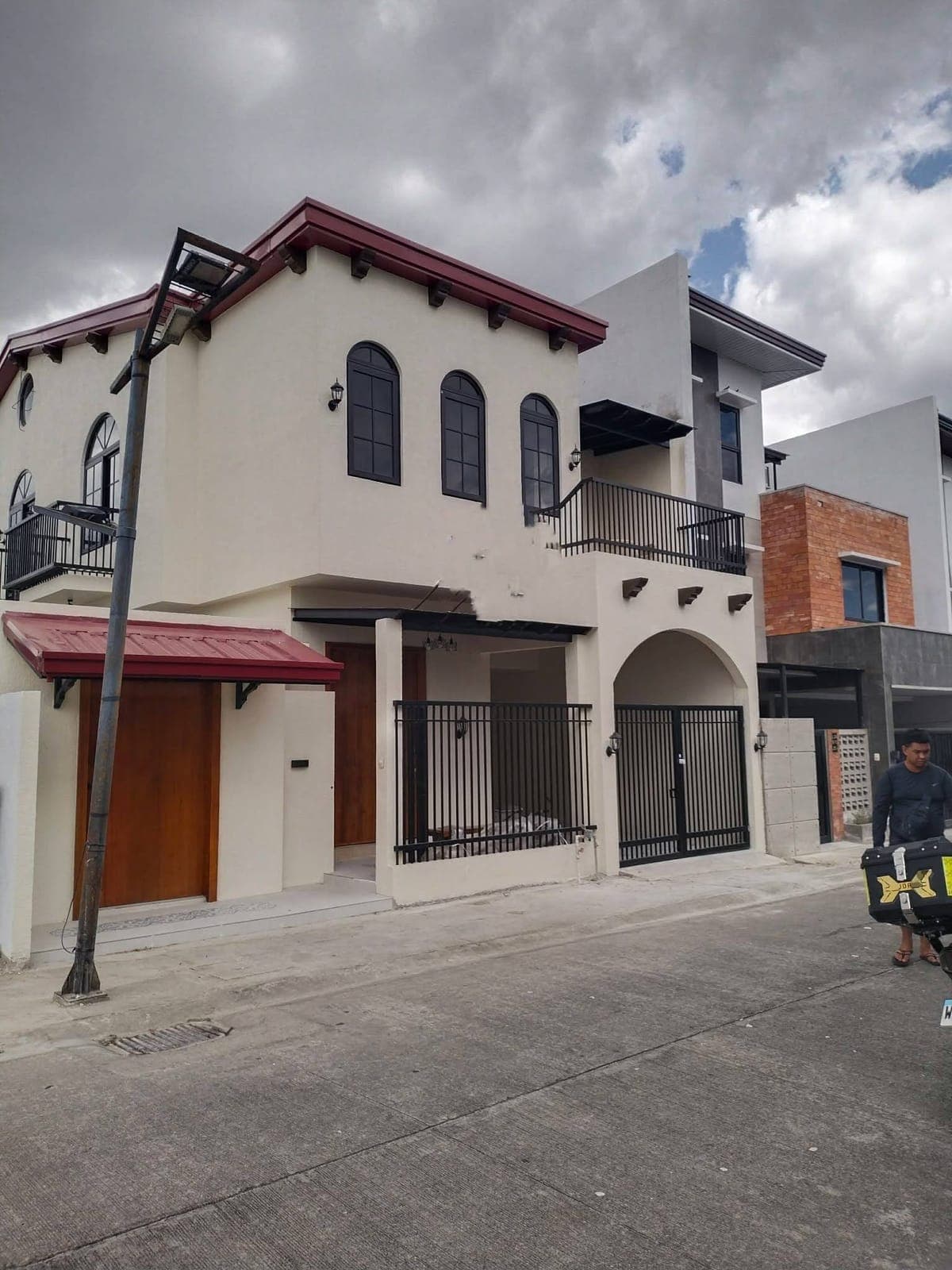 Two storey house for rent - photo 15