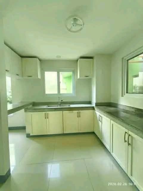 Two storey house for rent ₱40,000 per month - photo 1