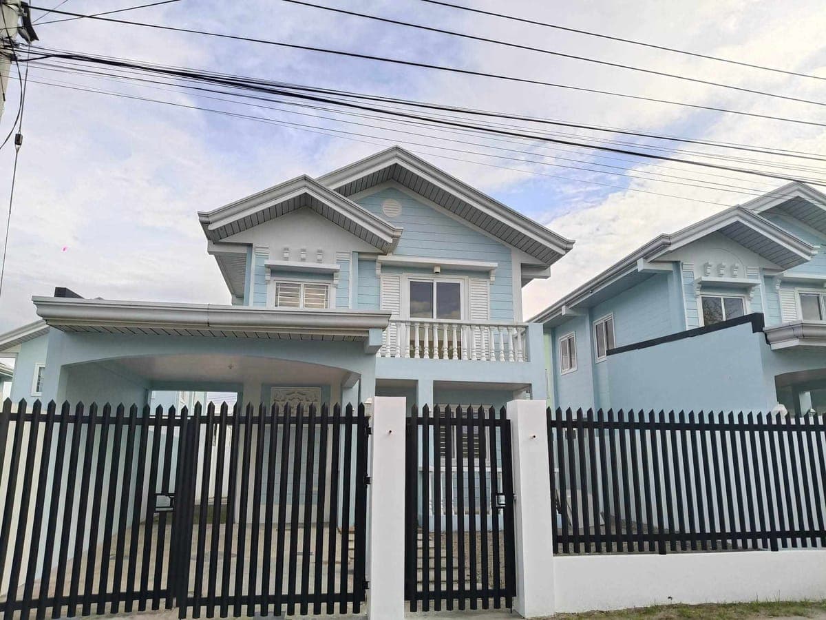 FOR LEASE UNFURNISHED TWO STOREY HOUSE IN ANGELES CITY NEAR CLARK AND KOREAN TOWN - photo 5