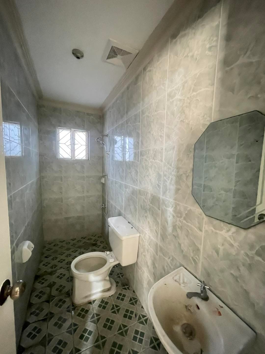 FOR RENT DUPLEX UNIT IN ANGELES CITY NEAR CLARK IDEAL FOR SMALL FAMILY - photo 3