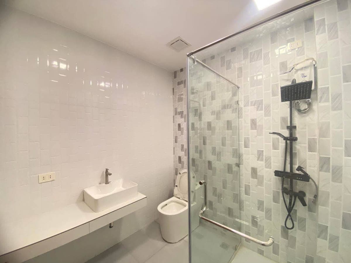 ‼️Brandnew House For Rent Near Clark ‼️ - photo 16