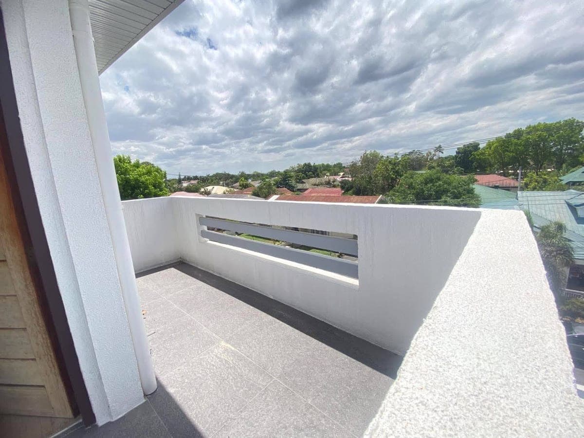 ‼️Brandnew House For Rent Near Clark ‼️ - photo 8