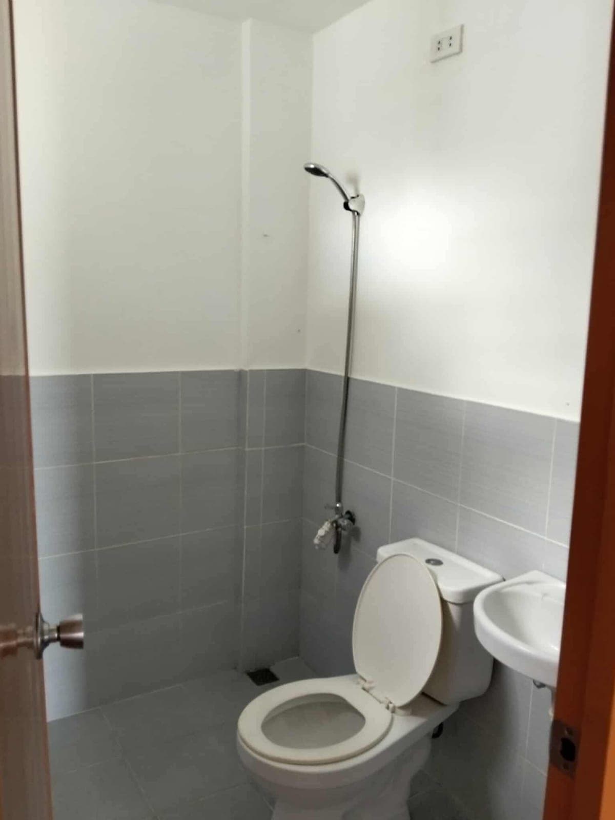 🏡 FOR RENT: Beautiful Home at Mabalacat, Subdivision! - photo 7