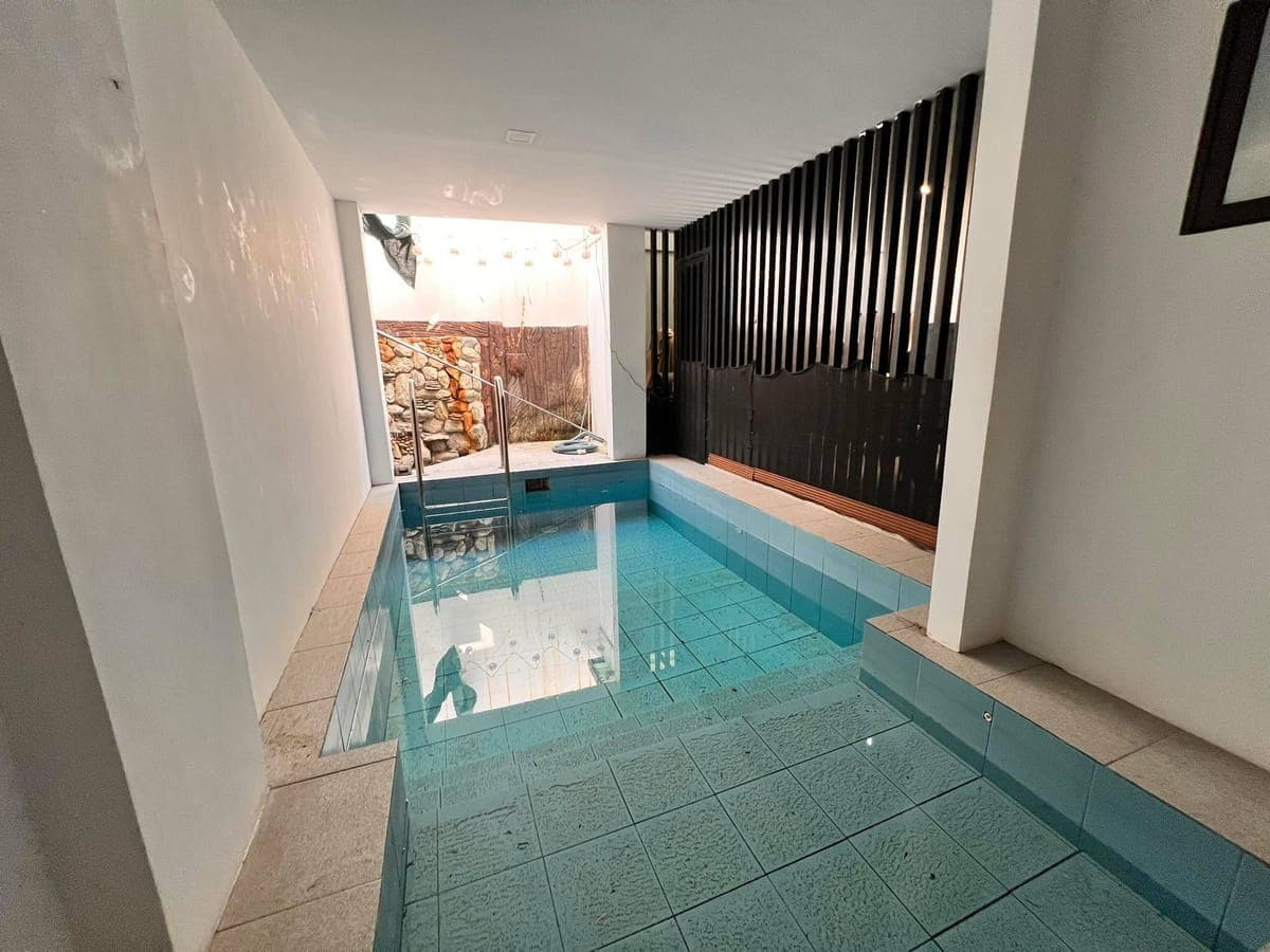 Two storey house for rent - photo 4