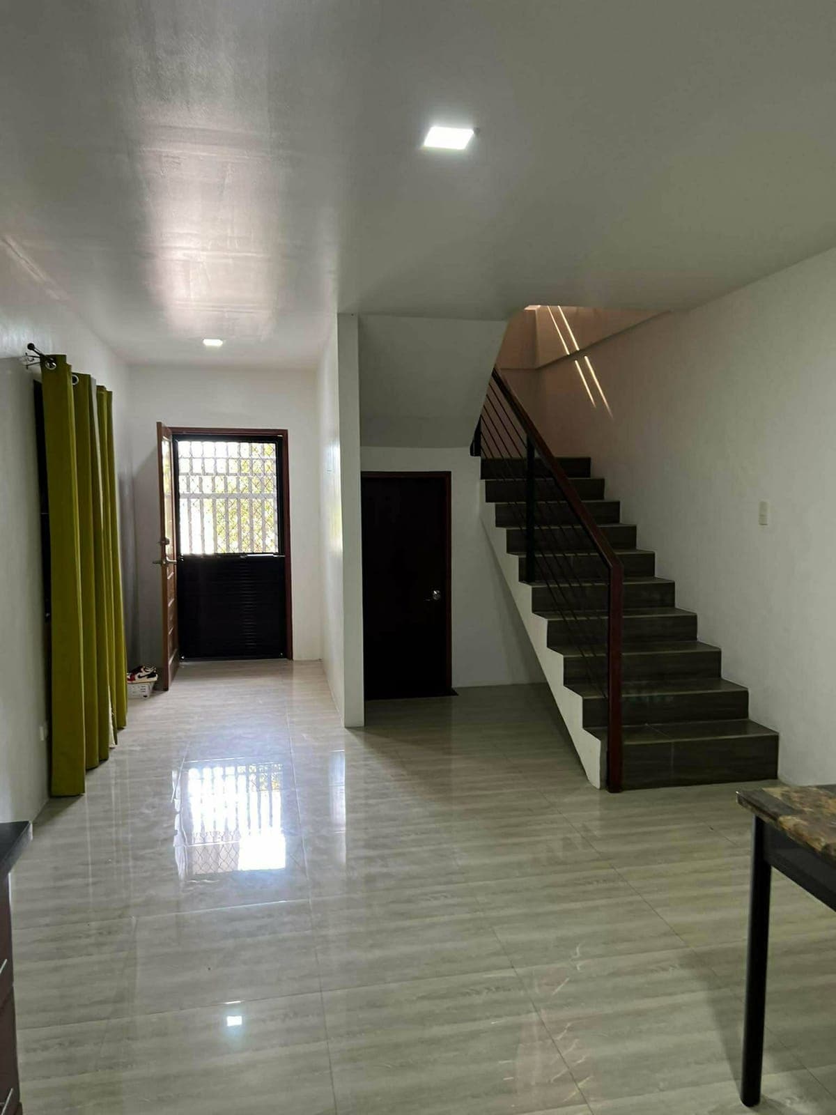 Two storey house for rent - photo 5