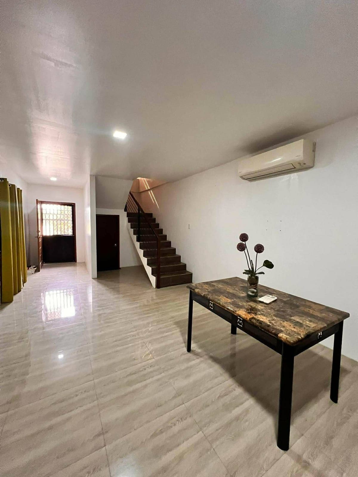 Two storey house for rent - photo 6