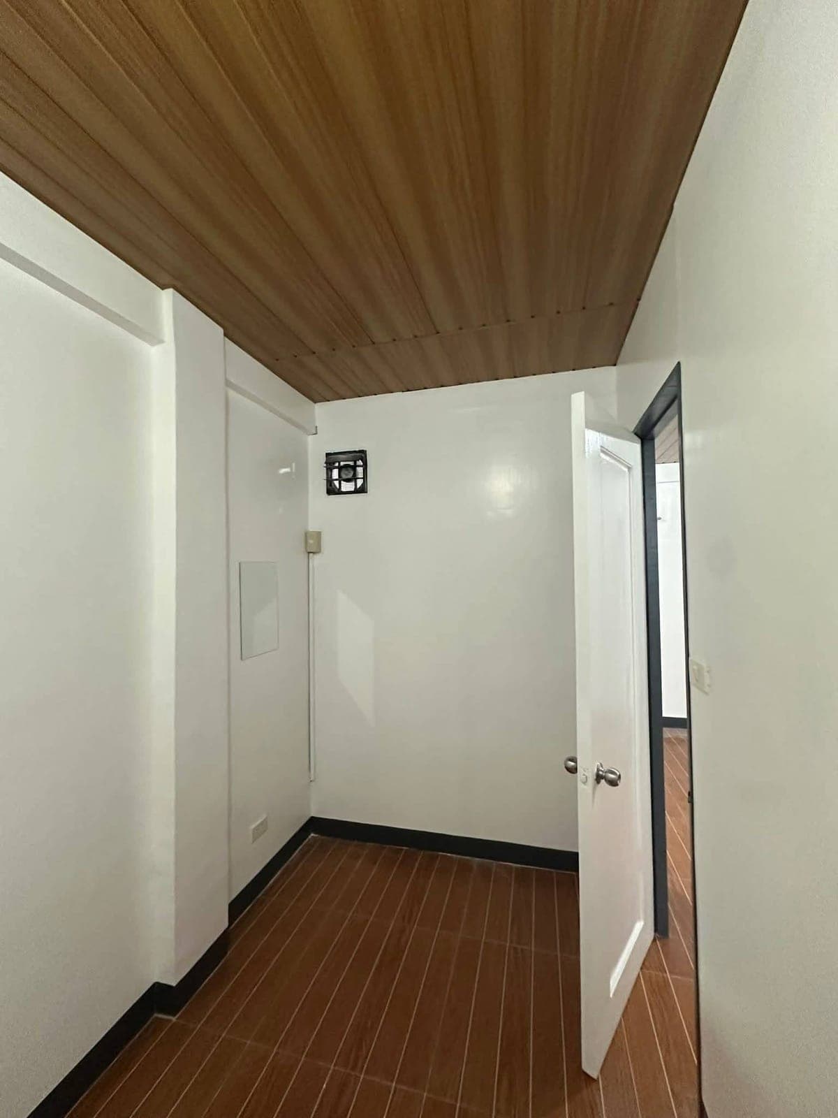 House for Rent Semi furnished 7,000 monthly rent - photo 7