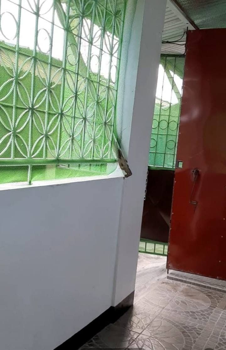 2 Bedroom,CR and Sink,sala with living room,no parking for 4 wheels,single Motor lang po puyde eh Pa... - photo 12