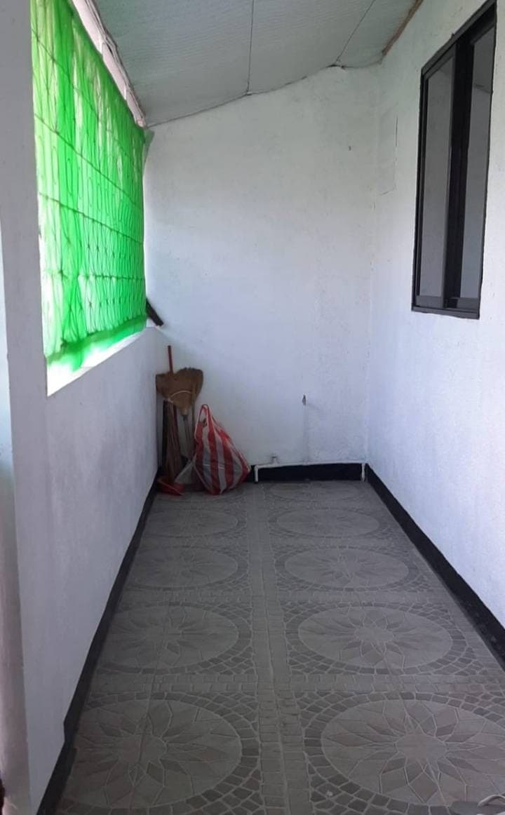 2 Bedroom,CR and Sink,sala with living room,no parking for 4 wheels,single Motor lang po puyde eh Pa... - photo 13