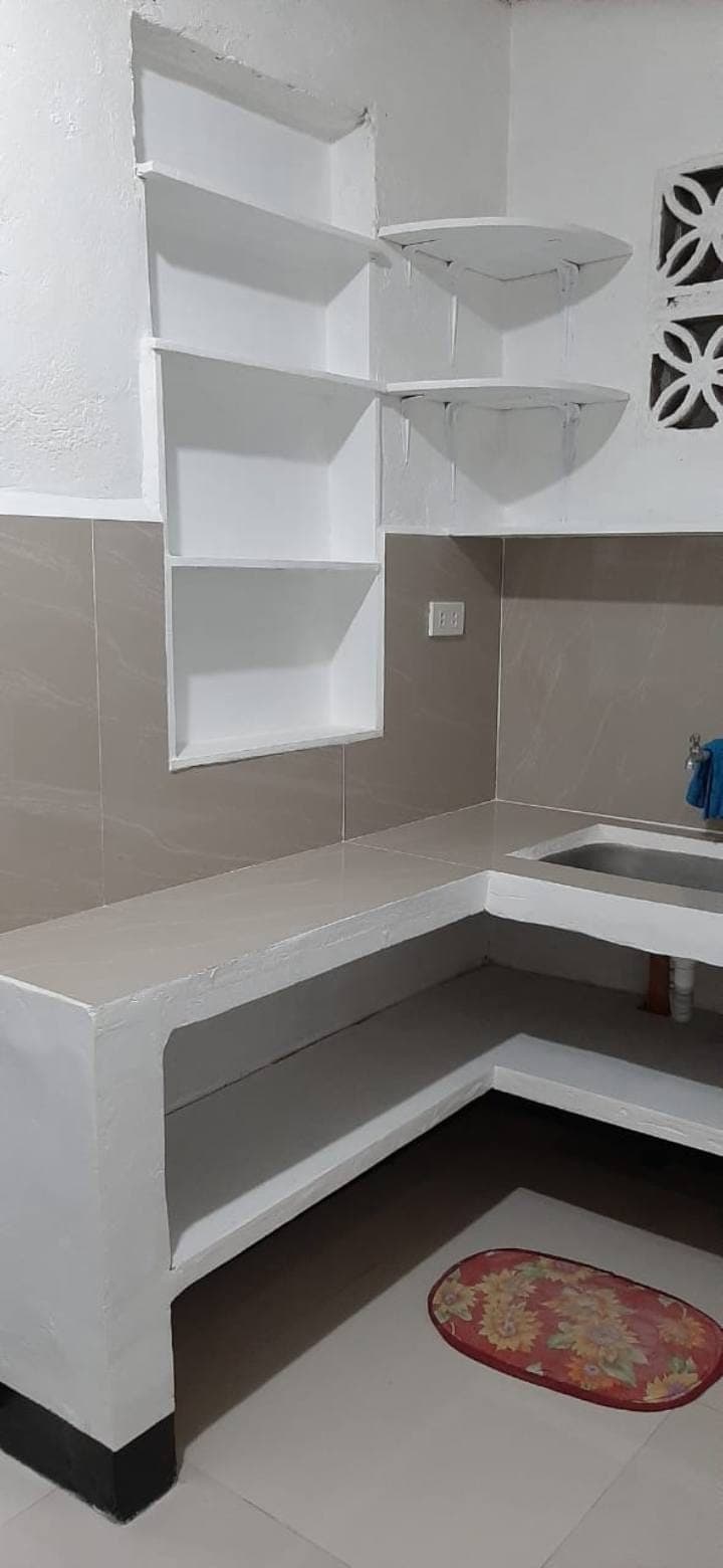 2 Bedroom,CR and Sink,sala with living room,no parking for 4 wheels,single Motor lang po puyde eh Pa... - photo 5