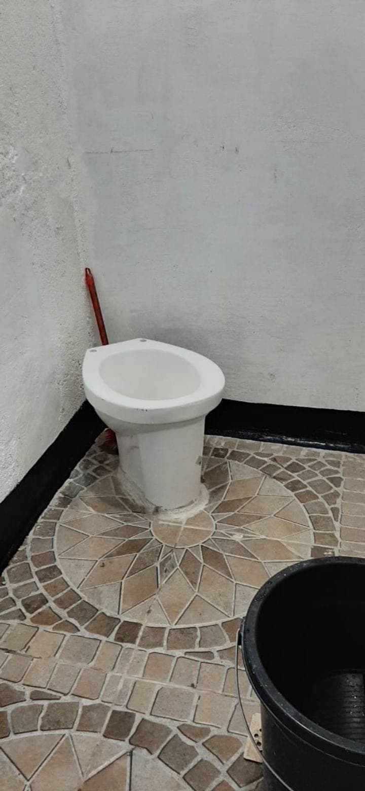 2 Bedroom,CR and Sink,sala with living room,no parking for 4 wheels,single Motor lang po puyde eh Pa... - photo 6