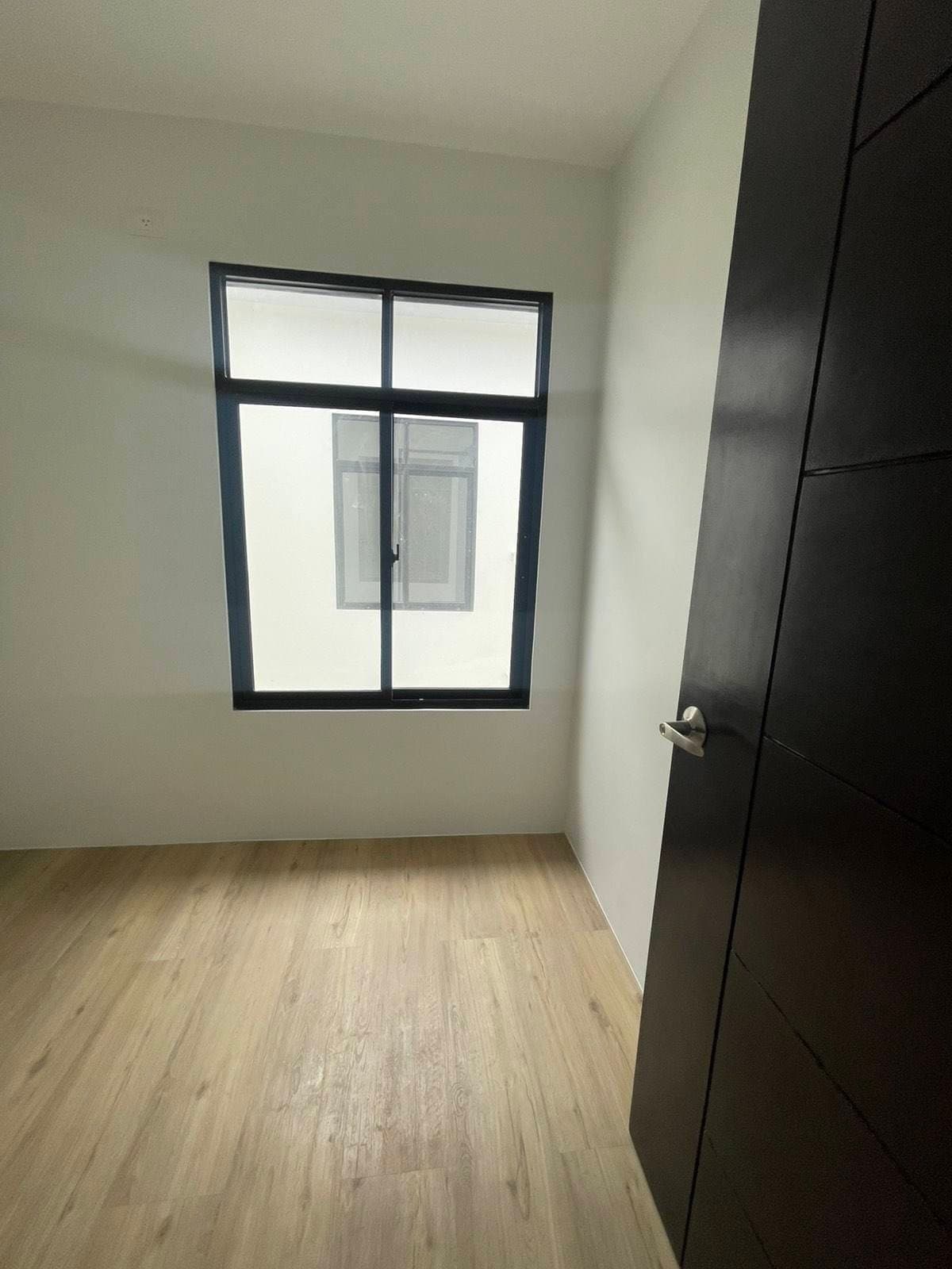 🏡 House for Rent - photo 2