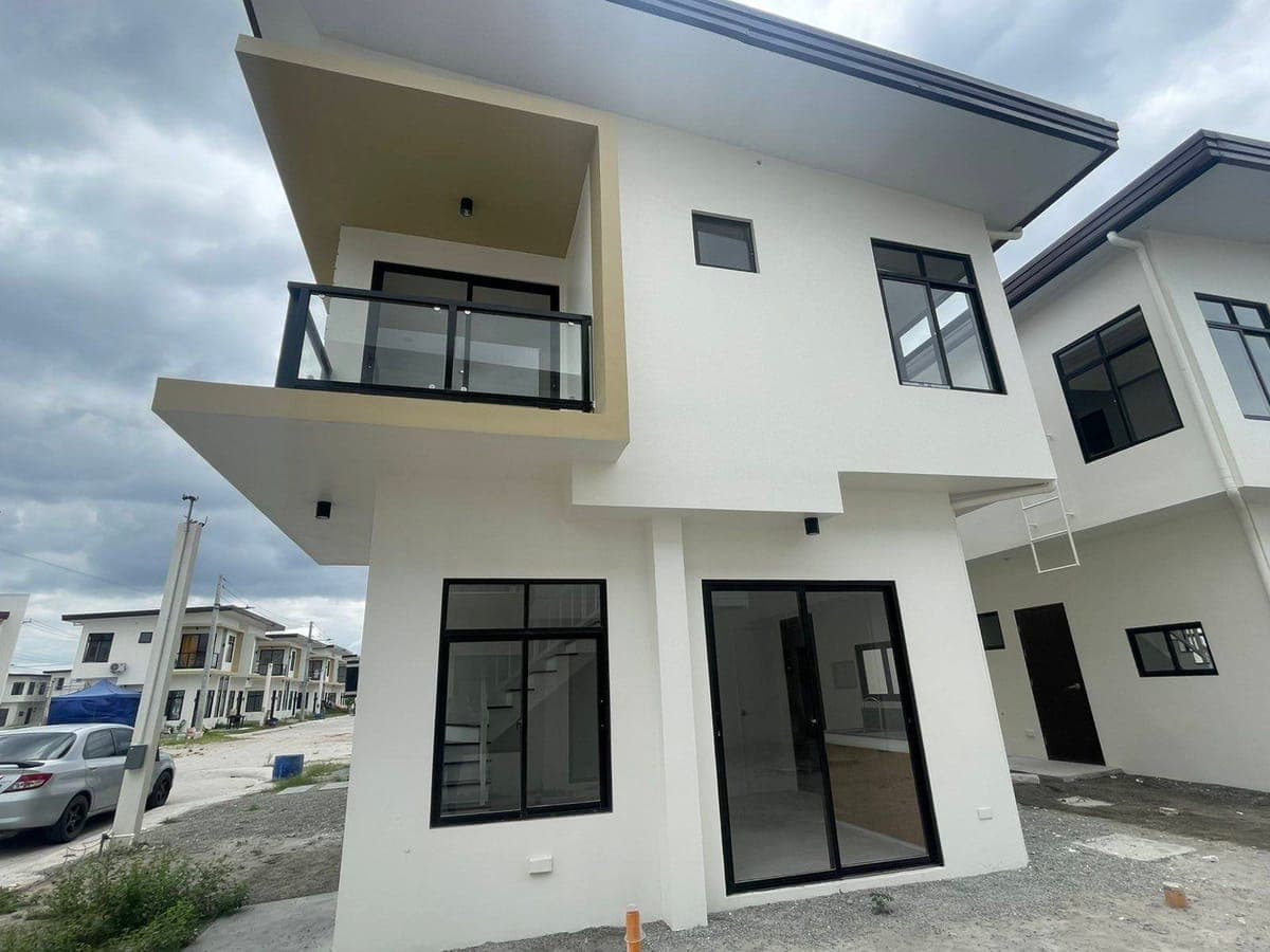 🏡 House for Rent - photo 12