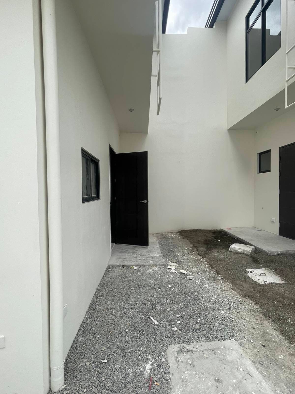 🏡 House for Rent - photo 13