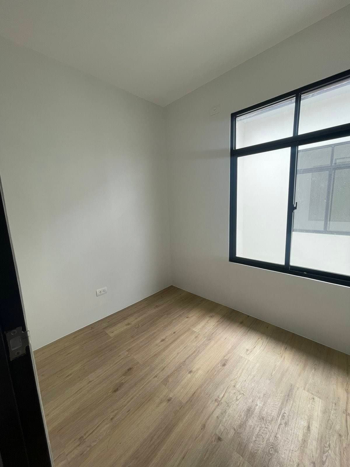 🏡 House for Rent - photo 20