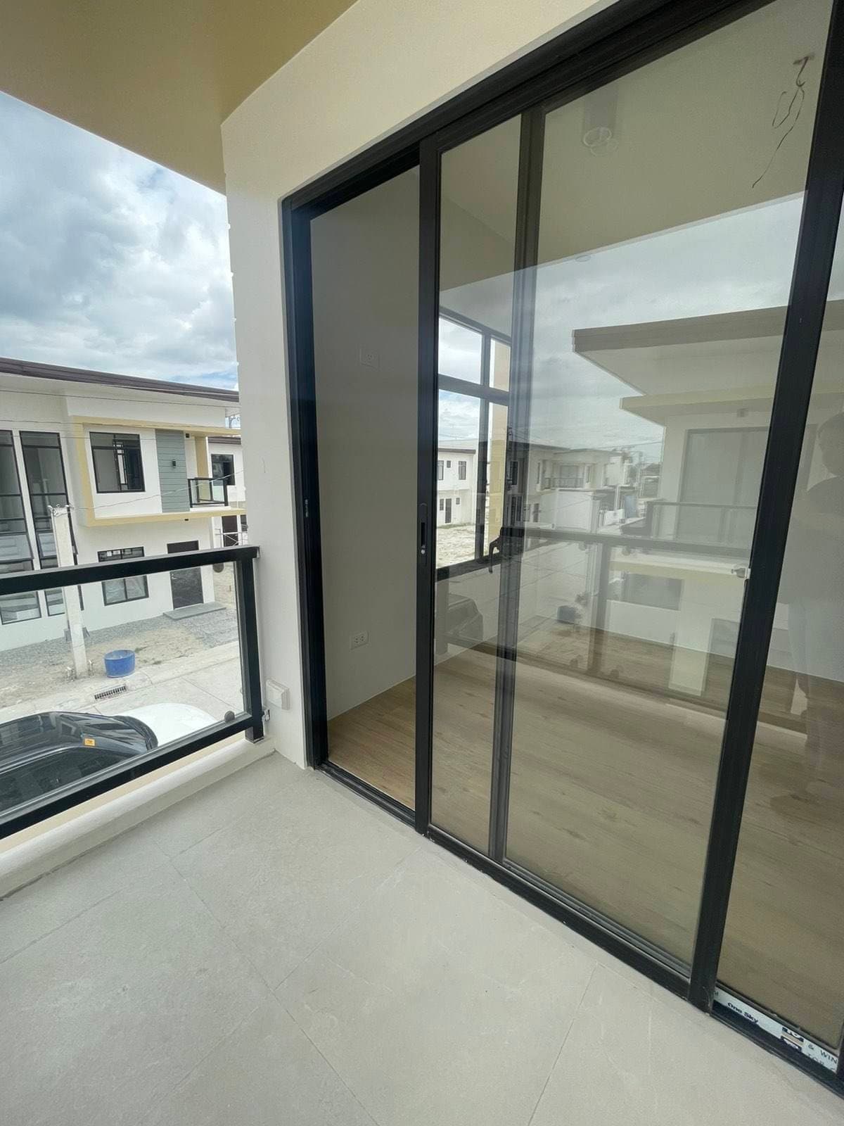 🏡 House for Rent - photo 8