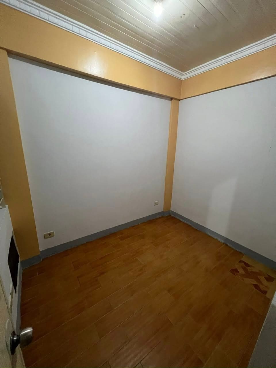 One bedroom unit with laundry area- 8,000/month (Move-in: 21,000) - photo 2