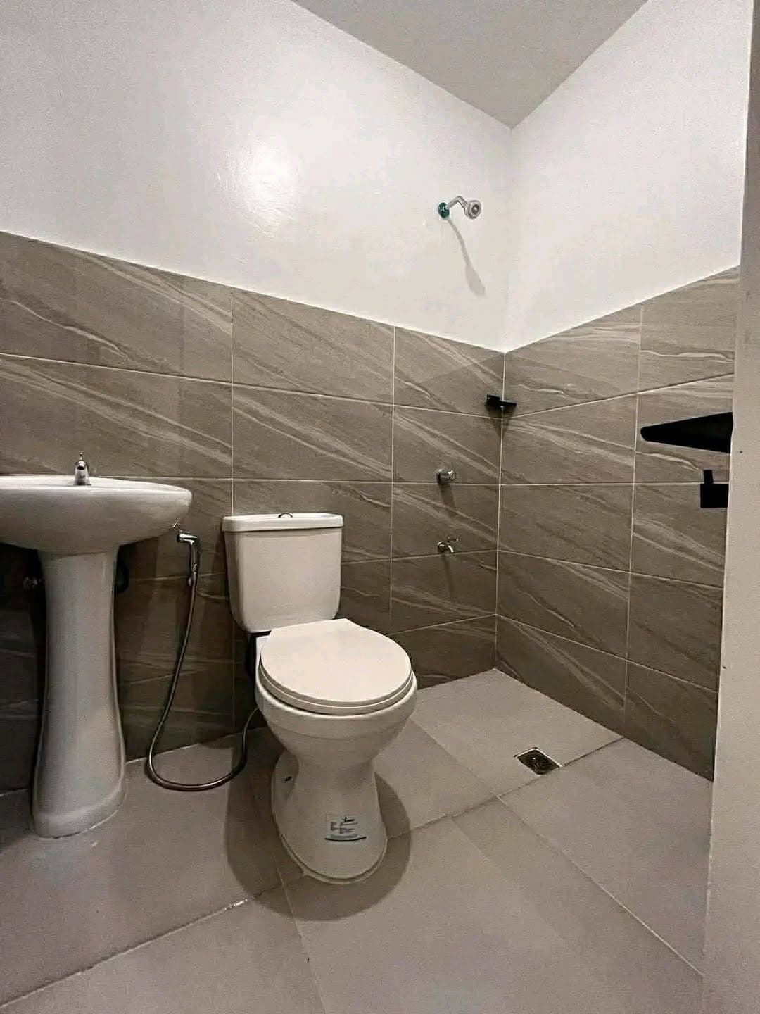 FOR RENT ‼️‼️15k monthly rent only 🥰 must visit to appreciate 😉 - photo 3