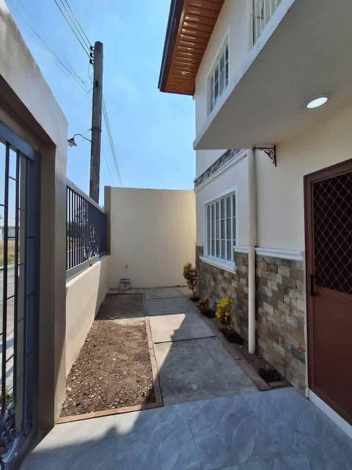 2 Storey House For Rent - photo 6