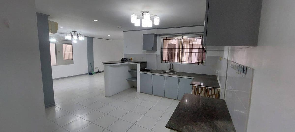 Very Large Townhouse for Rent!!! - photo 11