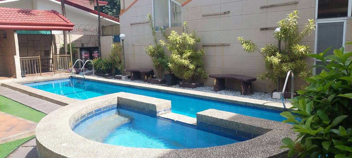 Very Large Townhouse for Rent!!! - photo 17