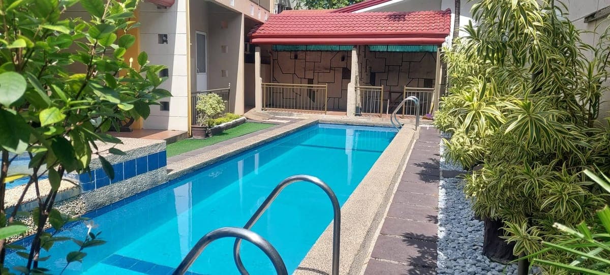 Very Large Townhouse for Rent!!! - photo 18