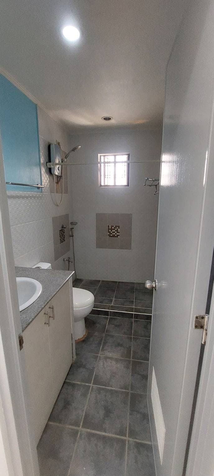 Very Large Townhouse for Rent!!! - photo 24