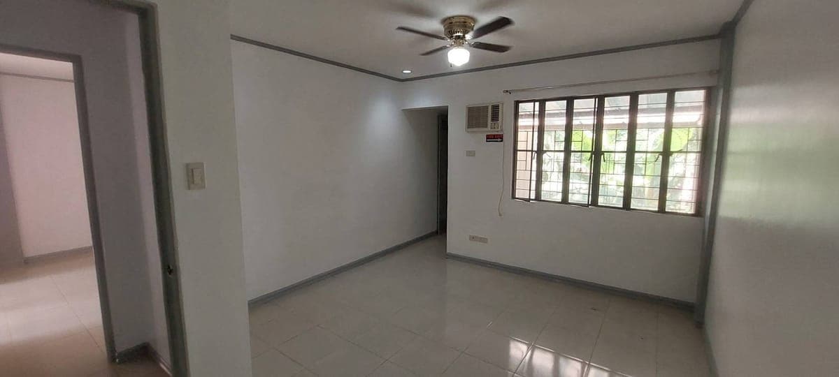 Very Large Townhouse for Rent!!! - photo 25