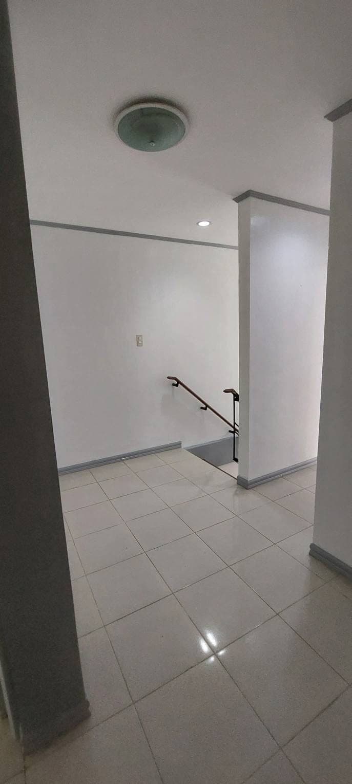 Very Large Townhouse for Rent!!! - photo 27