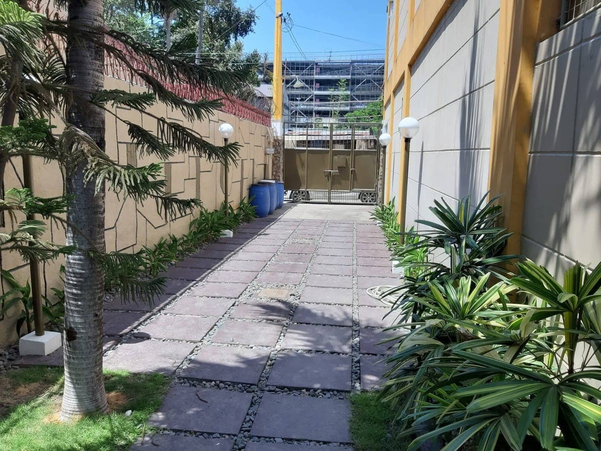 Townhouse For Rent! - photo 11