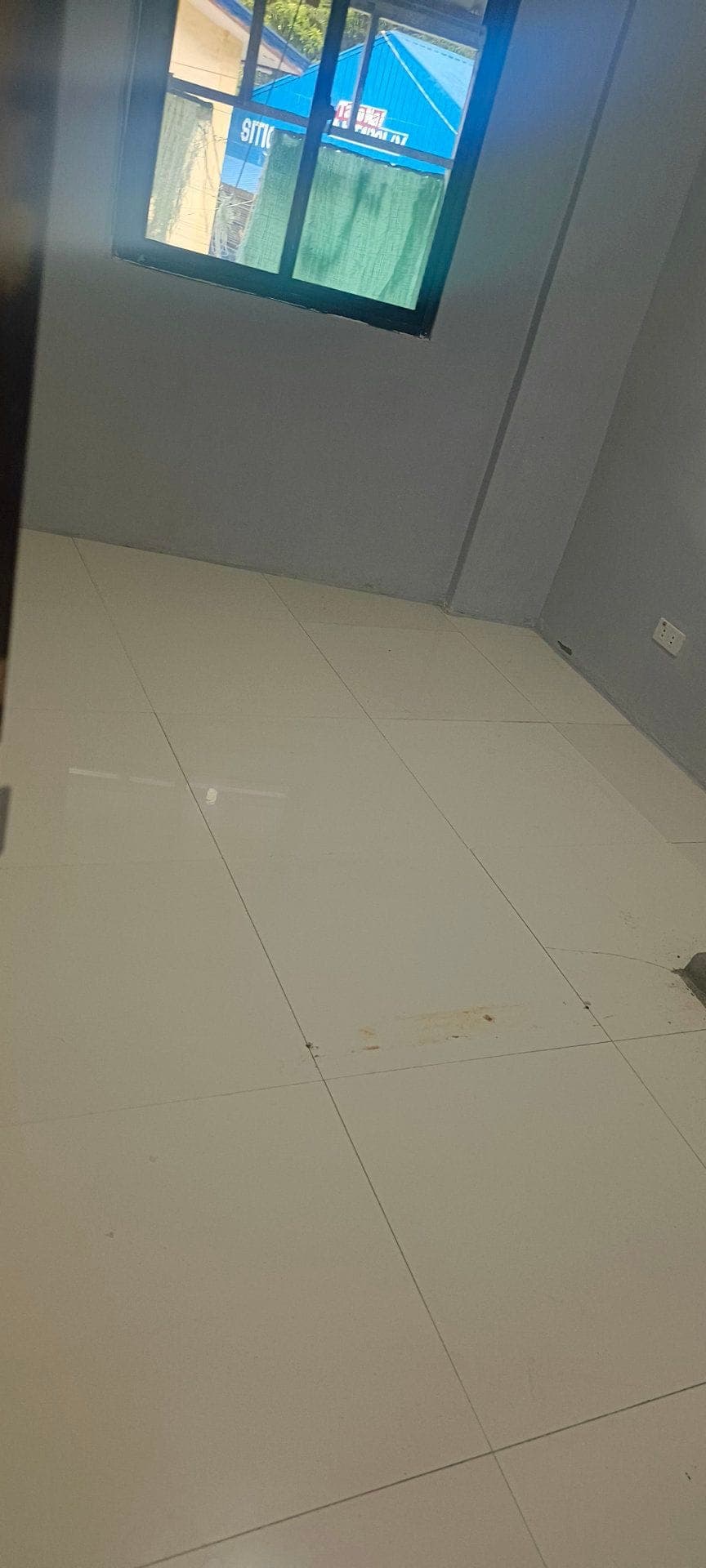 Locator here - photo 1