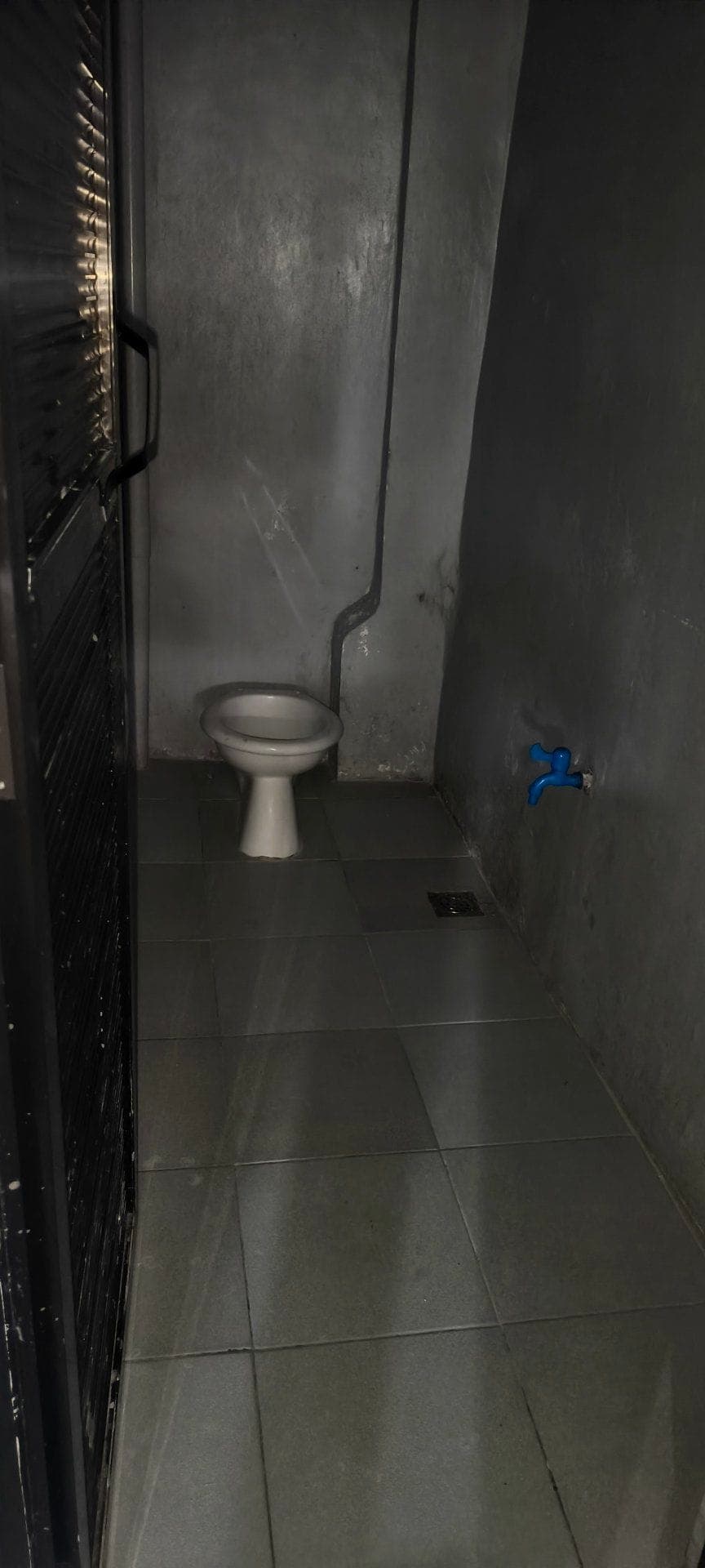 Locator here - photo 5