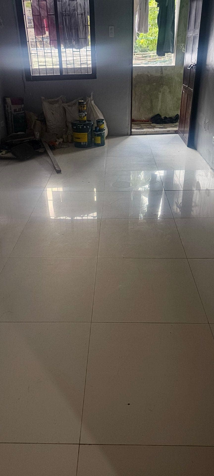 Locator here - photo 8