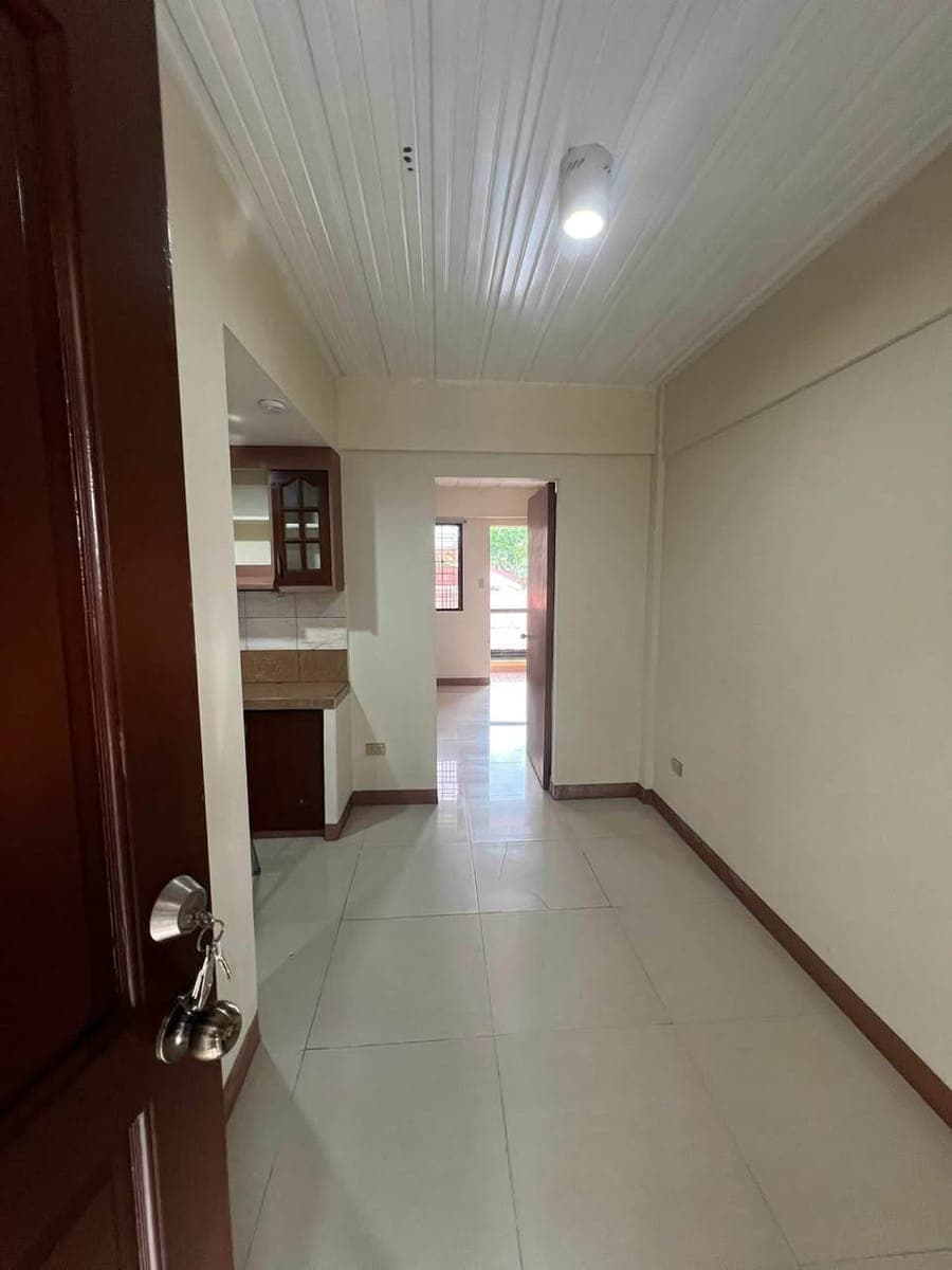 For Rent: 1 Bedroom Unit - photo 2