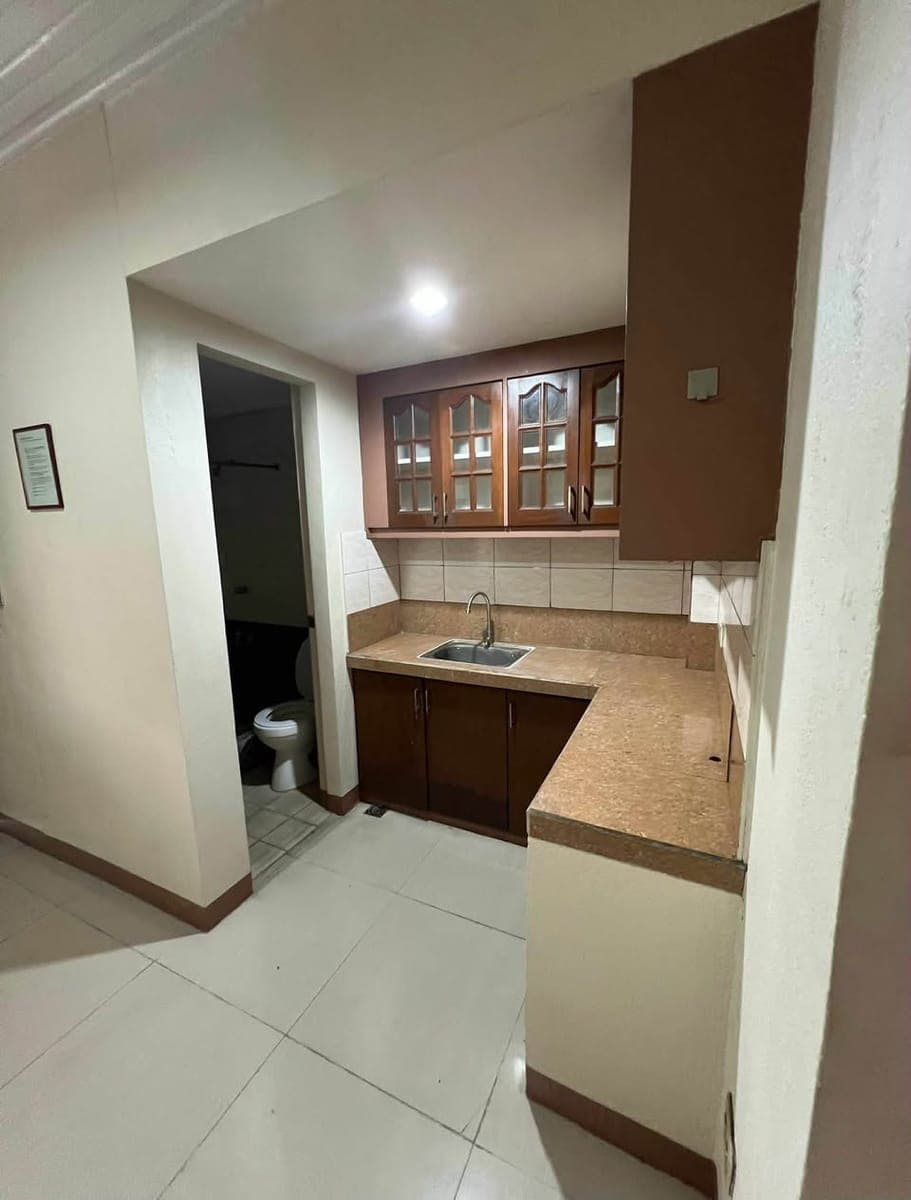 For Rent: 1 Bedroom Unit - photo 4