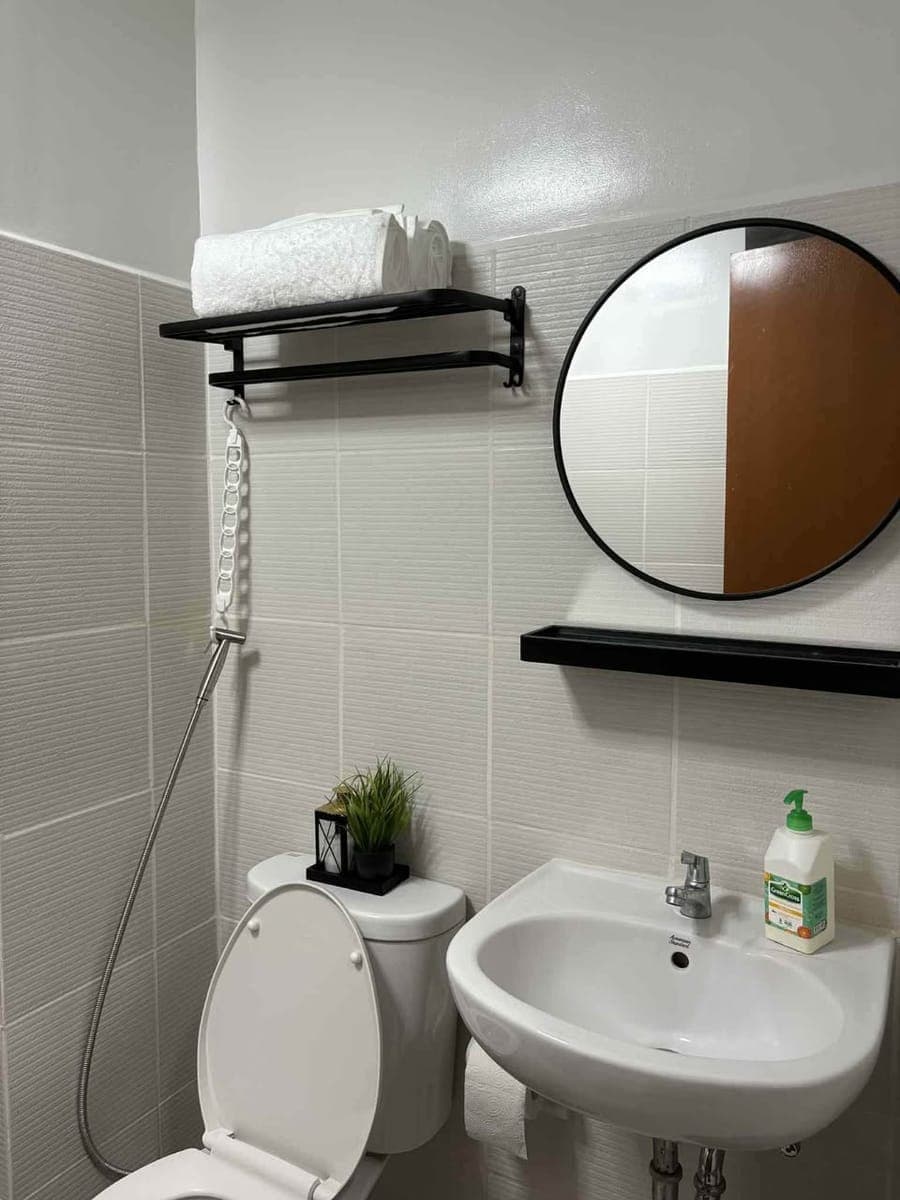 Premium Brand New miesevvre condo for rent lcoated beside citidines hotel pm if interested direcr to owner - photo 2