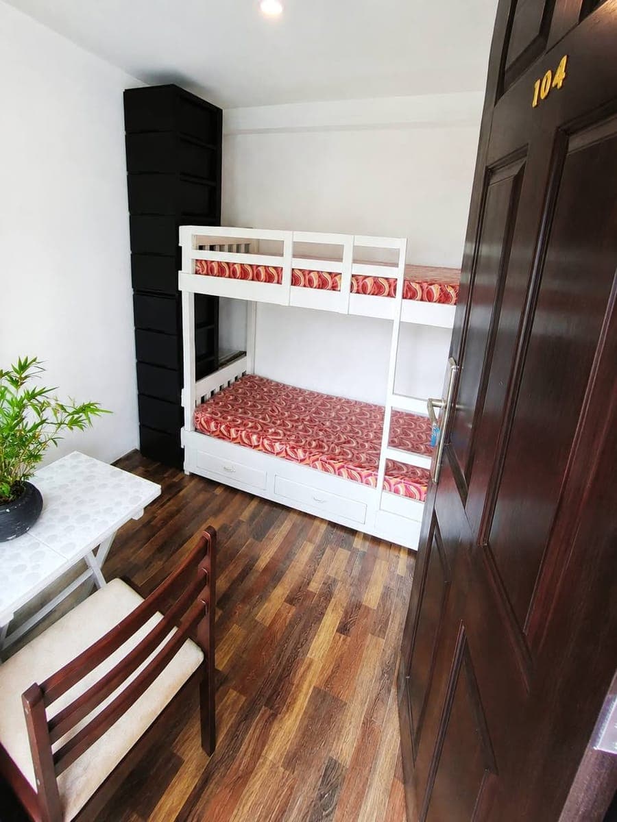 BED SPACE / ROOM FOR RENT — FEMALE ONLY - photo 4