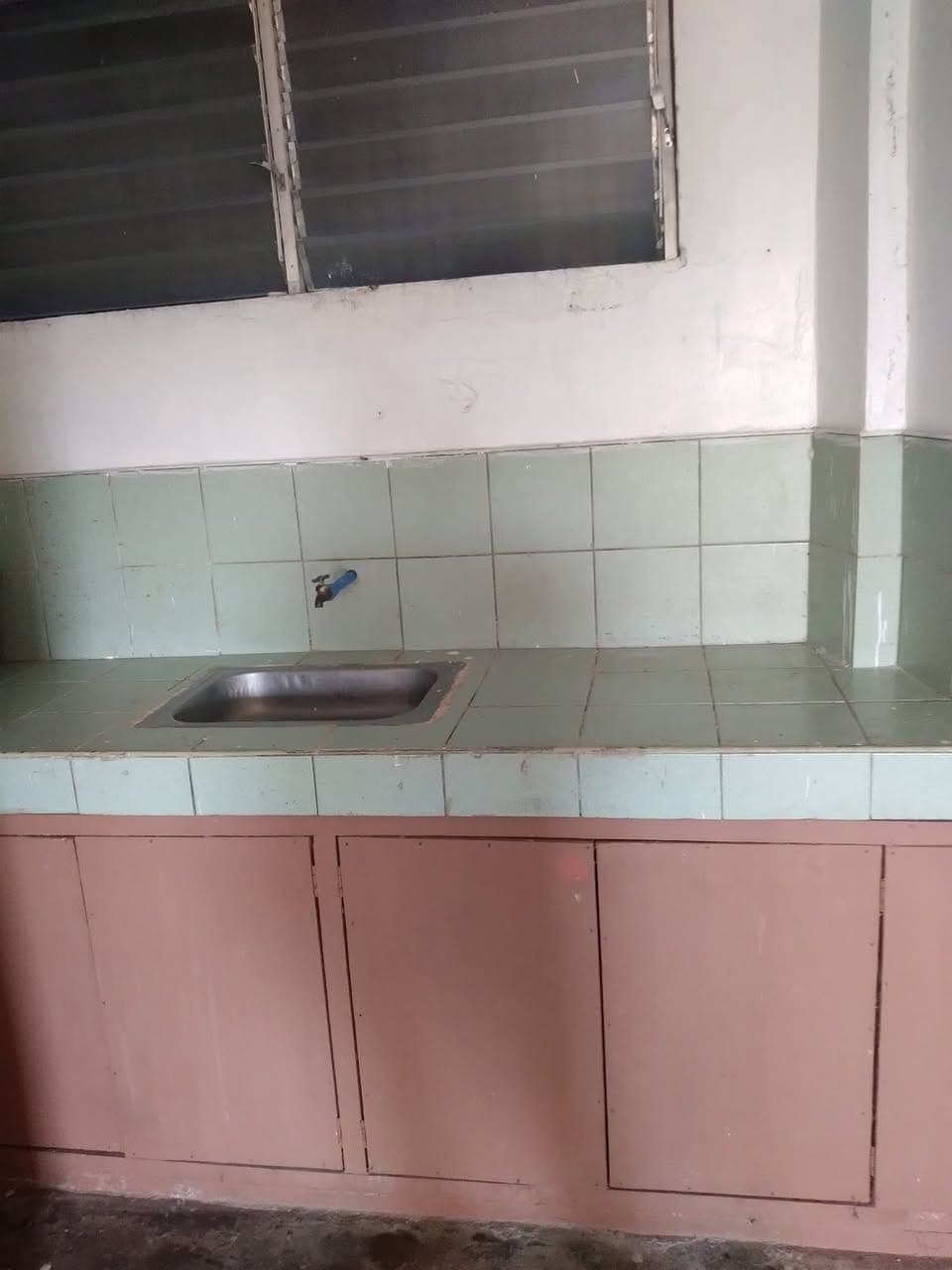 Apartment for.rent.with.2bedrooms 7k near  arca south  and small studio 4500 own.cr n sink any time.pwede na lipatan... - photo 2