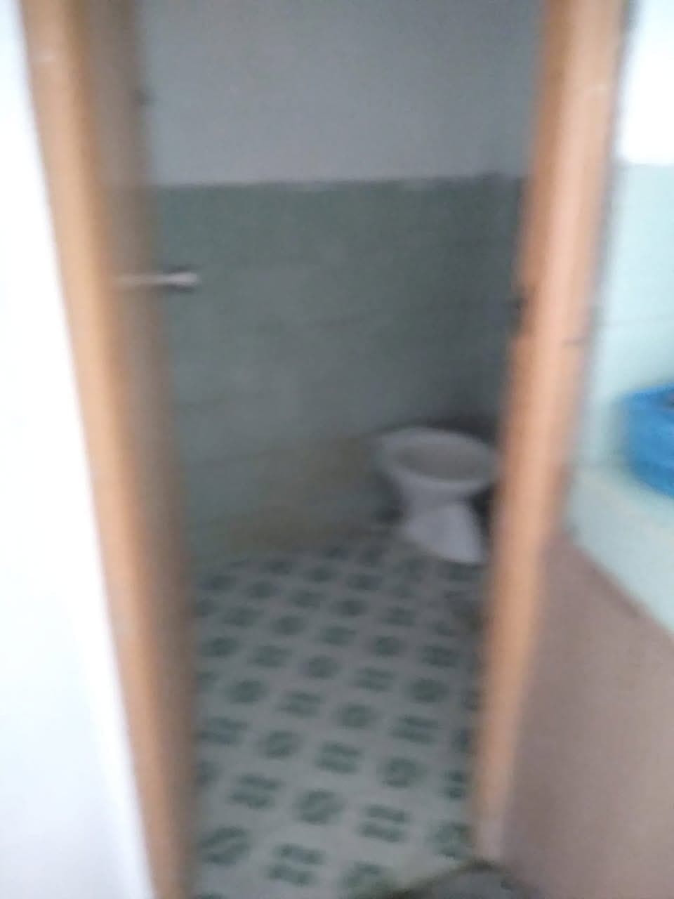 Apartment for.rent.with.2bedrooms 7k near  arca south  and small studio 4500 own.cr n sink any time.pwede na lipatan... - photo 3